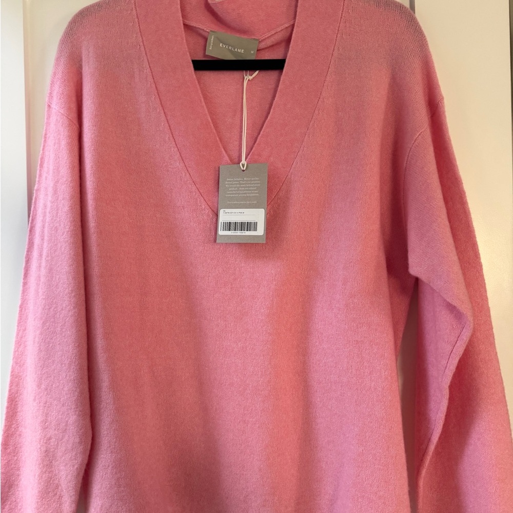 Everlane - Pink V-Neck Women's Sweater